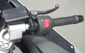 KAWASAKI ZZ1200 NINJA R 2002 20C001