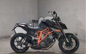 KTM 1290 SUPER DUKE R 2015 V3940