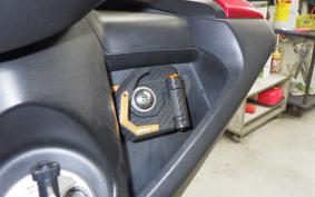 YAMAHA N-MAX 2025 SE86J