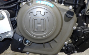 HUSQVARNA SVARTPILEN 401 2022