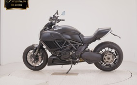 DUCATI DIAVEL 2014