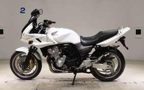 HONDA CB400 SUPER BOLDOR VTEC 2010 NC42