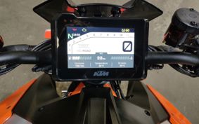 KTM 1290 SUPER  DUKE R 2022 V3940