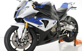 BMW HP4 2014 0D01