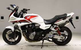 HONDA CB1300SB SUPER BOLDOR A 2018 SC54