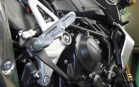 HONDA CB250R MC52
