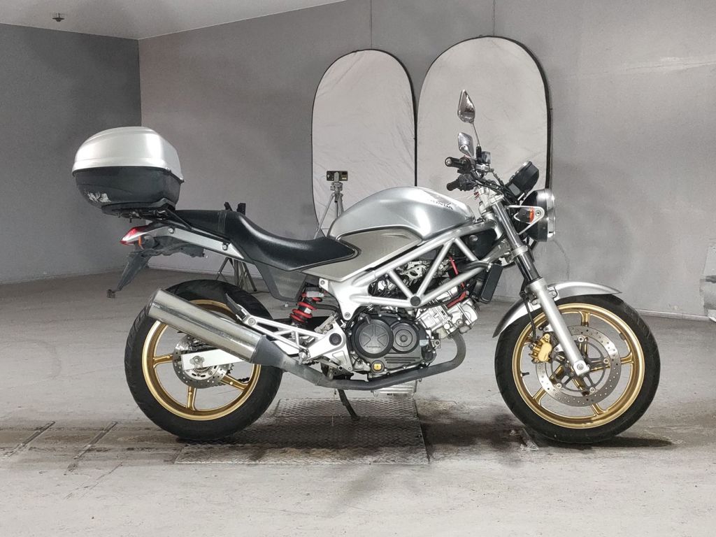Фото Honda VTR 250 2011 с японского аукциона