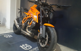 KTM 1390 SUPER DUKE R EVO V3940