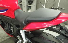 HONDA CBR650R E-Clutch 2025 RH17