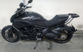 DUCATI DIAVEL CARBON 2013
