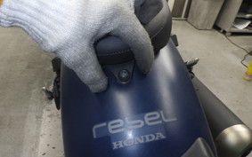 HONDA REBEL 250 A 2004 MC49