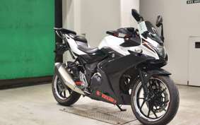 SUZUKI GSX250R 2018