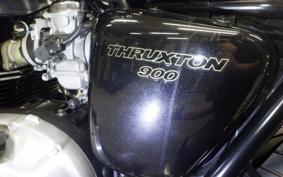 TRIUMPH THRUXTON 900 2013
