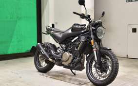 HUSQVARNA SVARTPILEN 401 2023