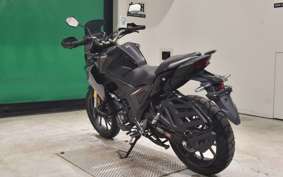 HONDA CB200X
