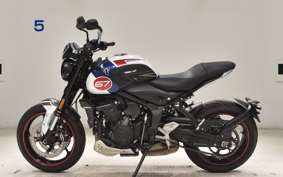 TRIUMPH TRIDENT 660 2024