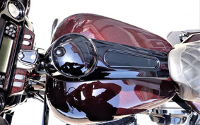 HARLEY FLHX 2011 KB4