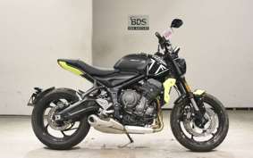 TRIUMPH TRIDENT 660 2025