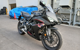 HONDA CBR650R E-Clutch 2025 RH17