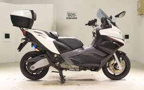 APRILIA SRV850 2013