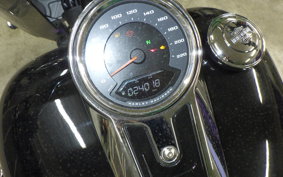 HARLEY FLBS 1870 2022