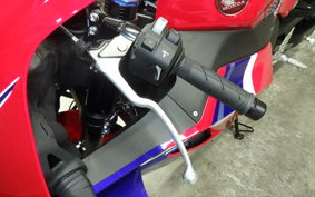 HONDA CBR600RR 2025 PC40