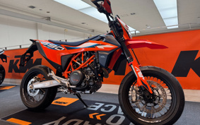 KTM 690 SMC R 2024 LSV40