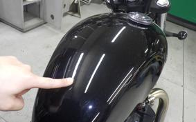 TRIUMPH BONNEVILLE BOBBER 2024