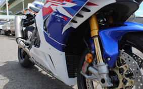 HONDA CBR1000RR-R 30TH 2023 SC82