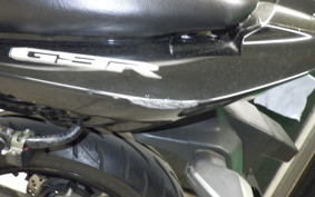 SUZUKI GSR250 2004