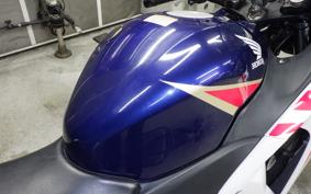 HONDA CBR250R GEN 3 2004 MC41