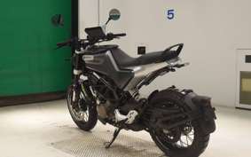 HUSQVARNA SVARTPILEN 125 2011