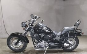 YAMAHA DRAGSTAR 1100 CLASSIC 2003 VP13J