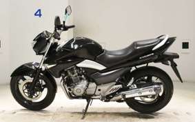 SUZUKI GSR250 2012