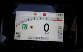 HONDA CBR650R E-Clutch 2025 RH17