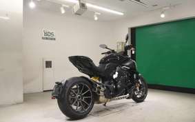 DUCATI DIAVEL V4 2023
