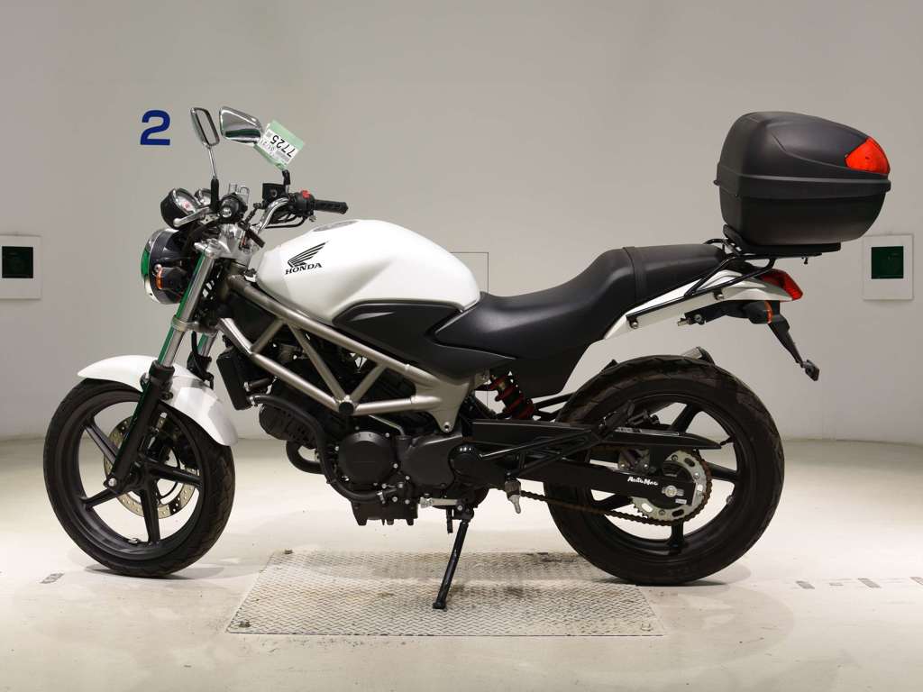Фото Honda VTR 250 Gen. 2 2013 с японского аукциона
