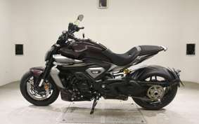 DUCATI XディアベルV4 2025