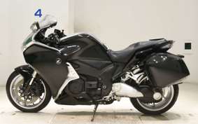 HONDA VFR1200F DCT 2013 SC63