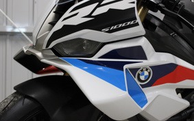 BMW S1000RR M 2025 0P21