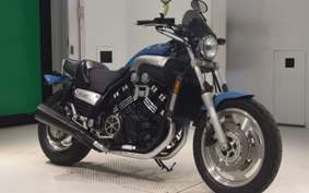 YAMAHA VMAX 2000