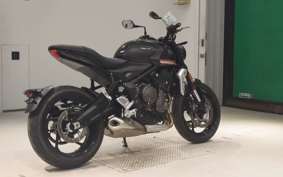 TRIUMPH TRIDENT 660 2025