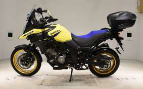 SUZUKI DL650 ( V-Strom 650 ) XTA 2025 C733M