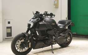 DUCATI DIAVEL 2015