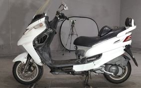 SYM RV125EFi ..