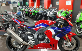 HONDA CBR1000RR-R FB SP 2020 SC82