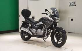SUZUKI GSR250 2024