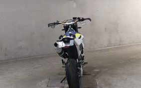 OTHER HUSQUARNA 701 SUPERMOTO 2017 USV