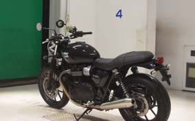 TRIUMPH STREET TWIN 2016