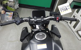 HONDA CB650R E-Clutch 2024 RH17